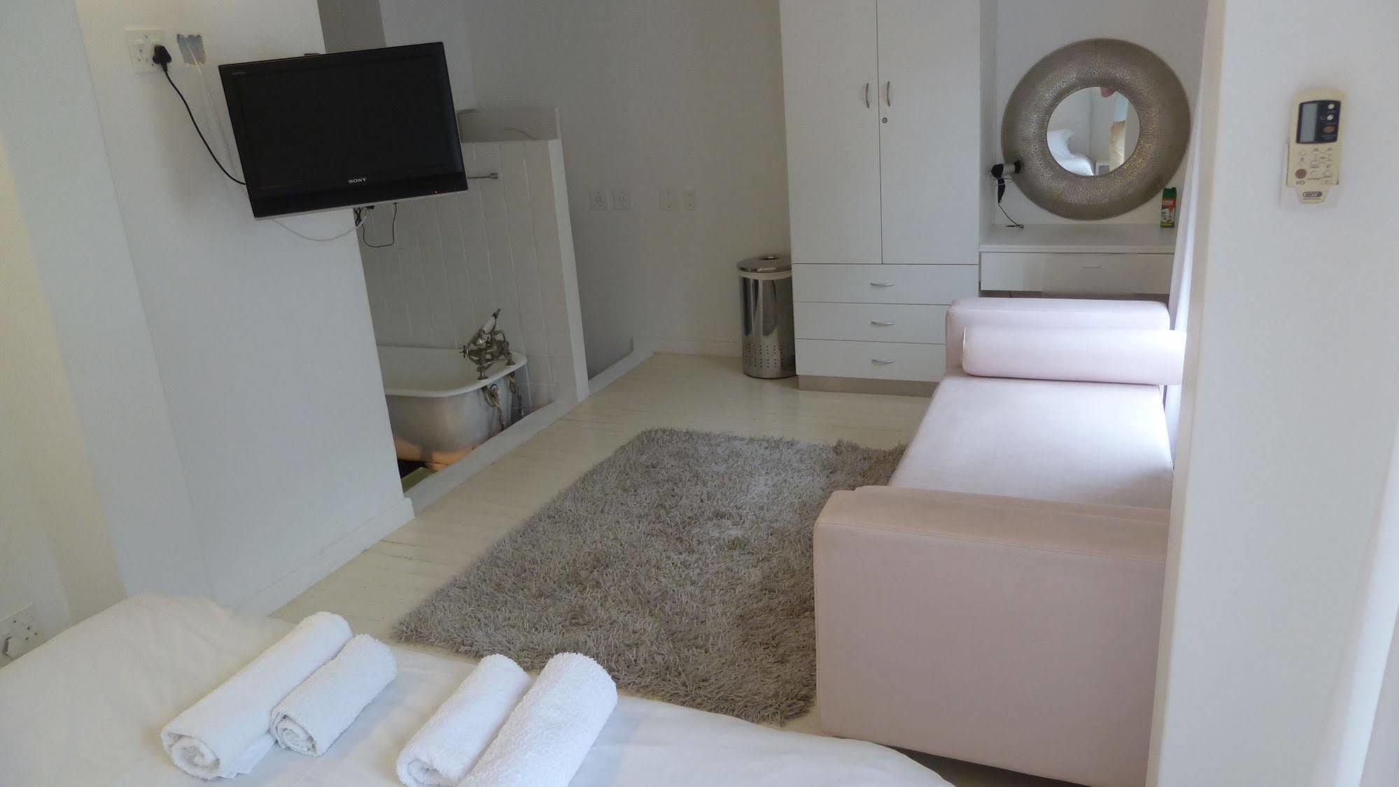 4 On Highworth Apartments And Studios Cidade Do Cabo Exterior foto
